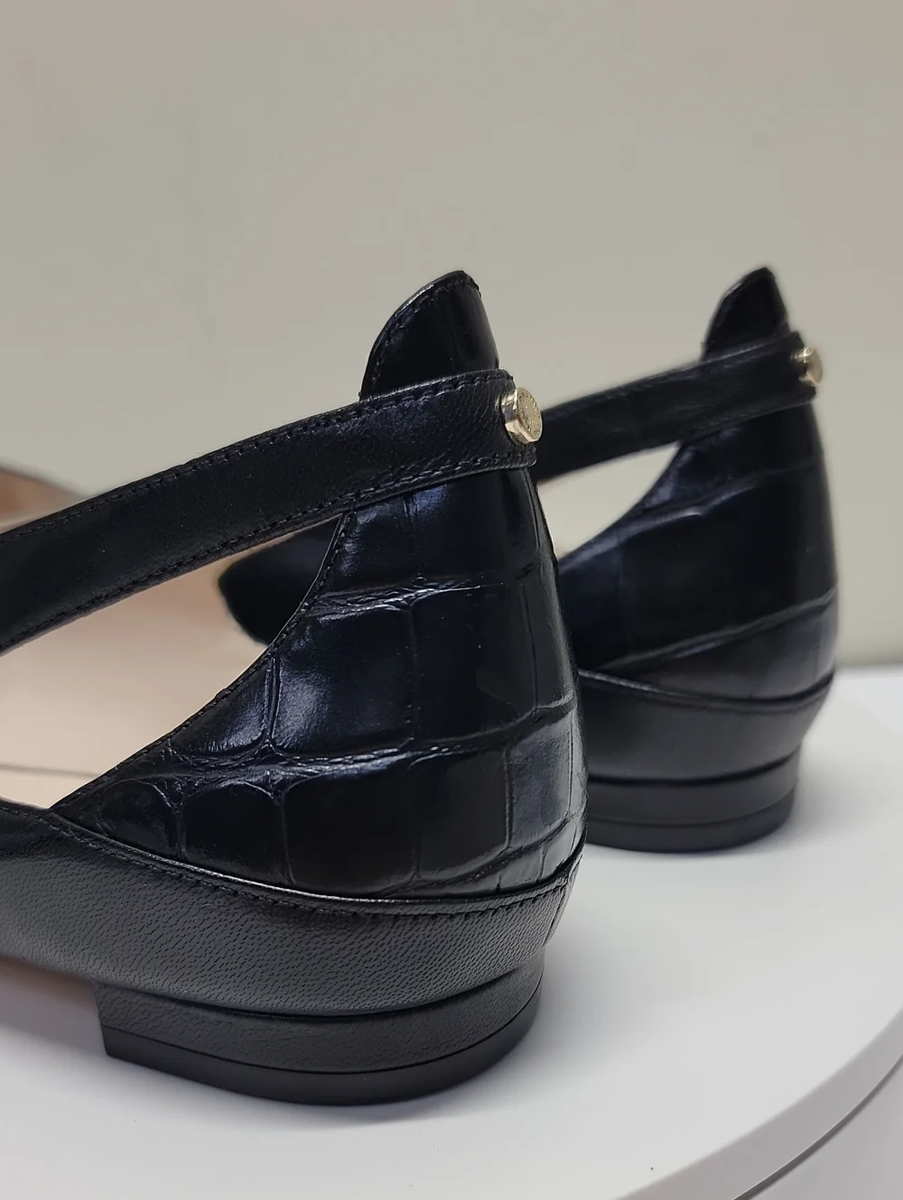 Cole Haan Vintage Black Pointed Toe Leather Flats Sz 9